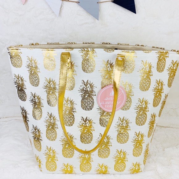 🎉 HOST PICK 🎉 Ivory & Gold Pineapple Beach Tote - Picture 2 of 7